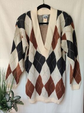 Vintage Star Cody V-Neck Argyle Knit Sweater – Cream, Black & Brown Size Medium